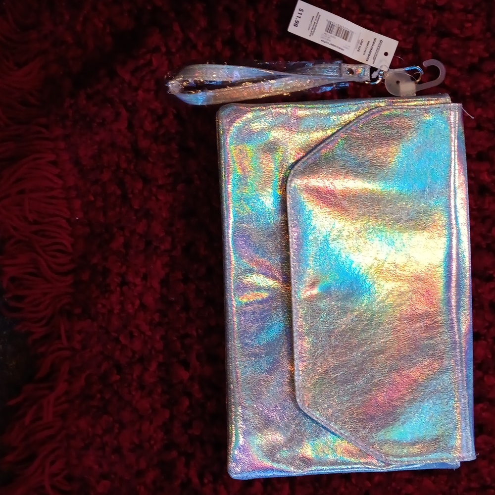 No boundaries handbag silver shines ✨️